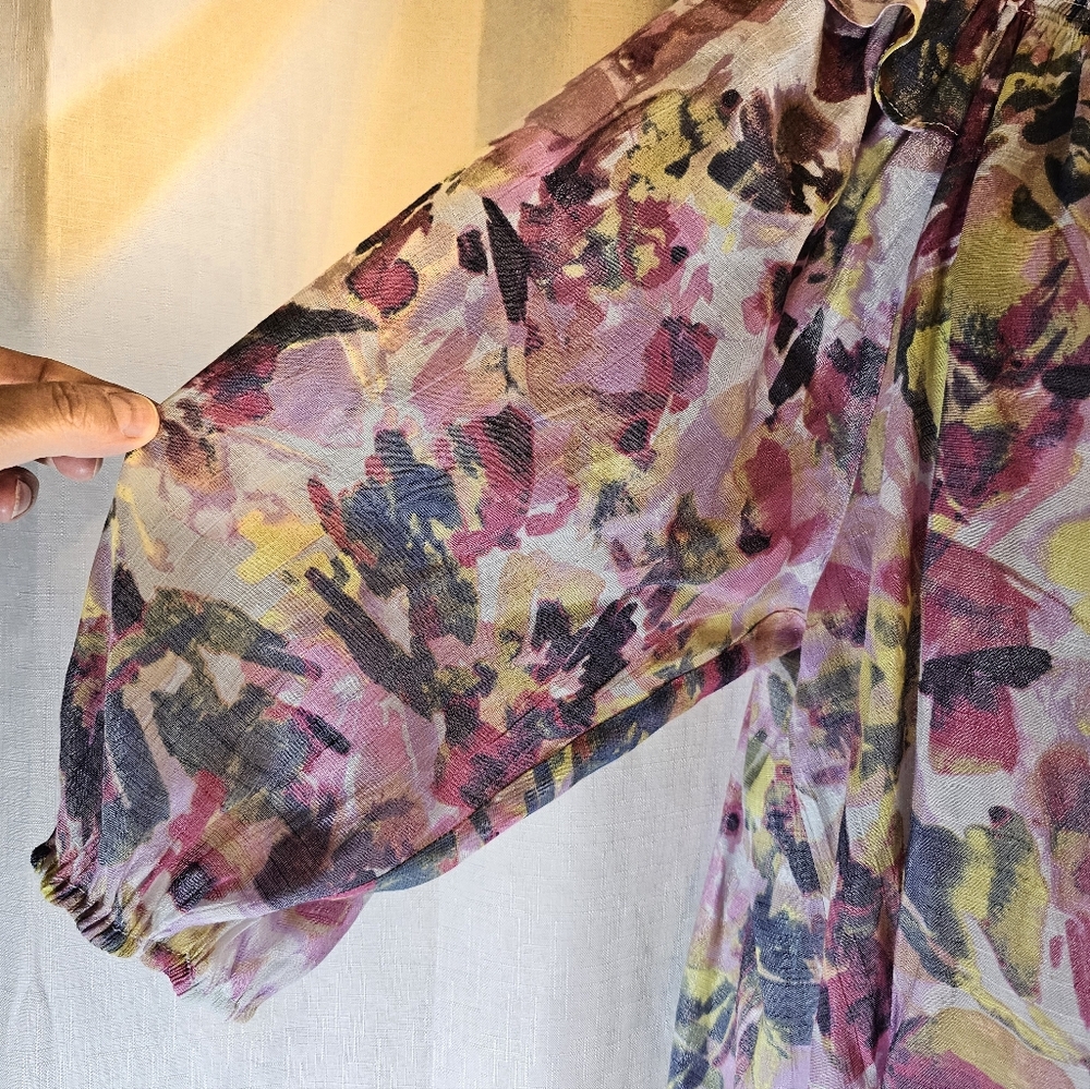 3/$20 Zac & Rachel L Abstract Floral Top - Picture 7 of 8